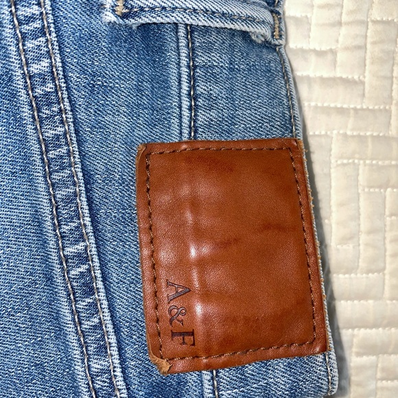 A pair of A&F blue Jeans - Picture 5 of 5